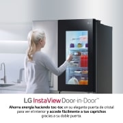 LG Frigorífico Americano Instaview Door-In-Door, Clasificación E, 635 L, sin toma de agua, vista frontal abierta de alimentos, GSXV91BSAE, thumbnail 2