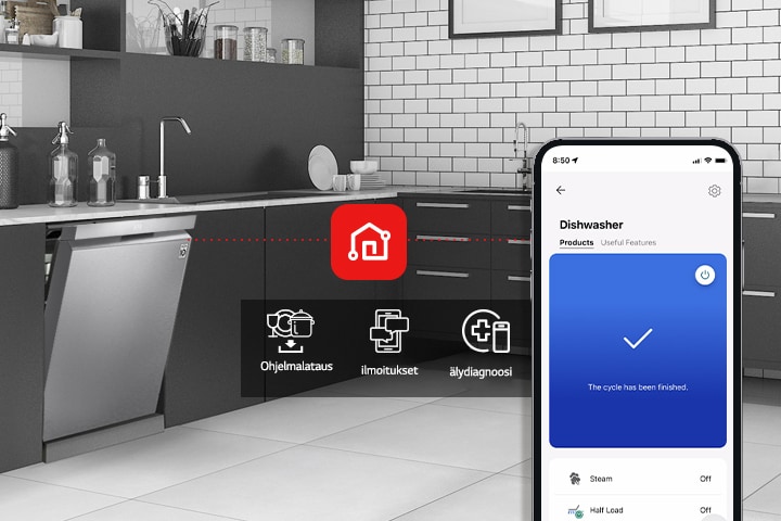 Mies pitelee nukkuvaa vauvaa hämärässä keittiössä integroidun astianpesukoneen käydessä hiljaa taustalla.