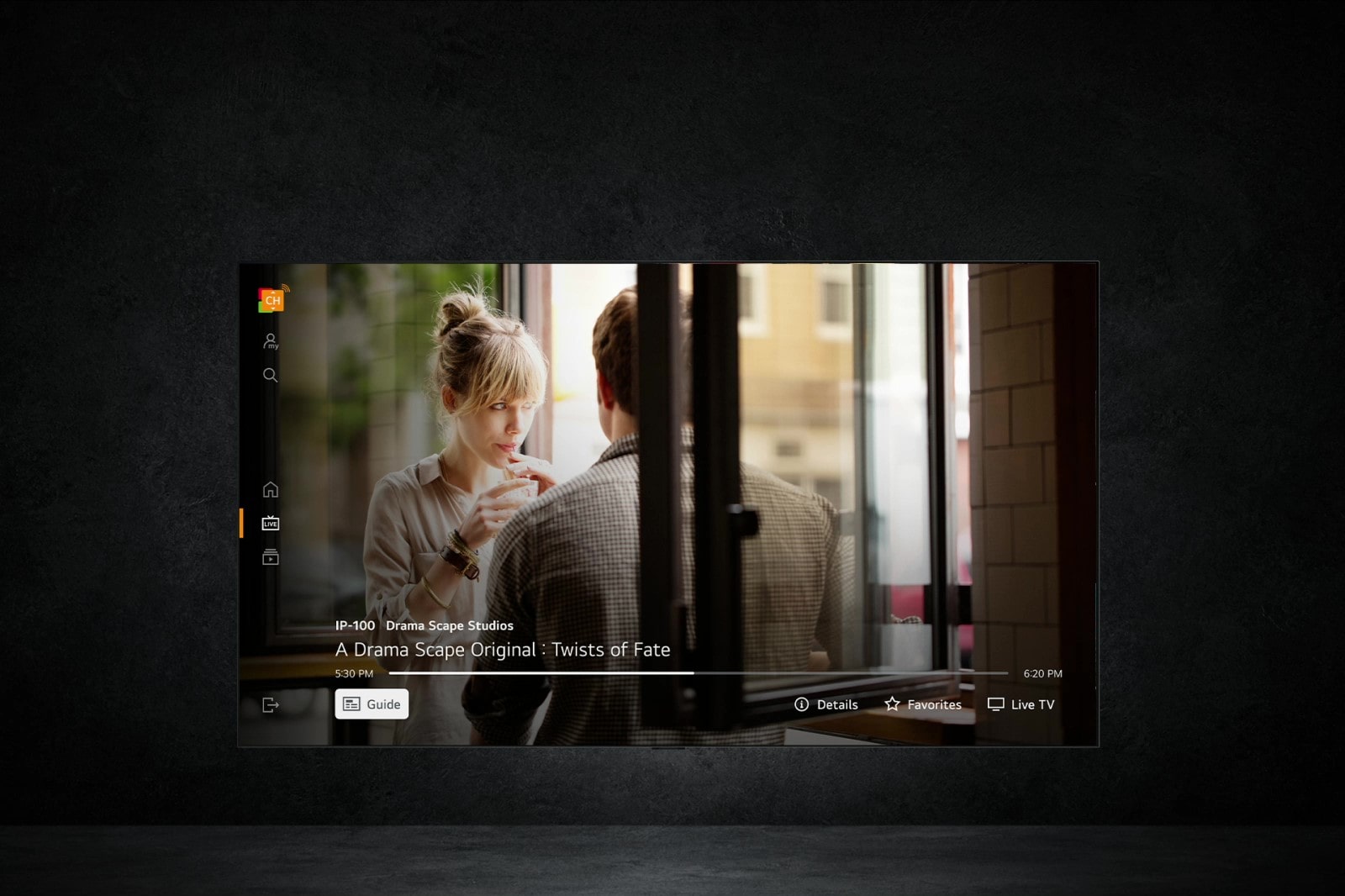 Käyttäjä valitsee kohdan LG Channels LG TV:n aloitussivulla. Kursori napsauttaa kohtaa suosikkidraamasarjan katselun jatkamiseksi. 