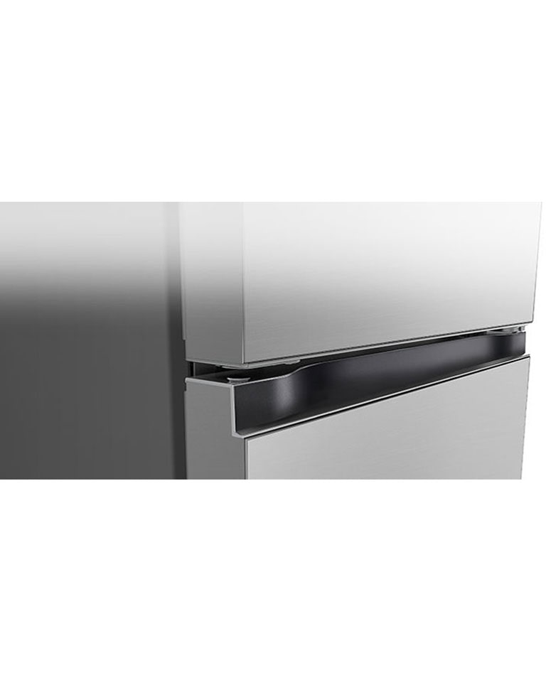 Lähikuva neliskulmaisesta kahvasta, joka on muotoiltu tyylikkäästi ja minimalistisesti.