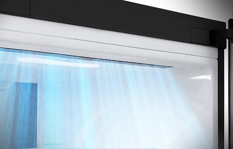 Lähikuva jääkaapin etuosassa olevista ilma-aukoista, jotka takaavat tehokkaan ja tasaisen jäähdytyksen.