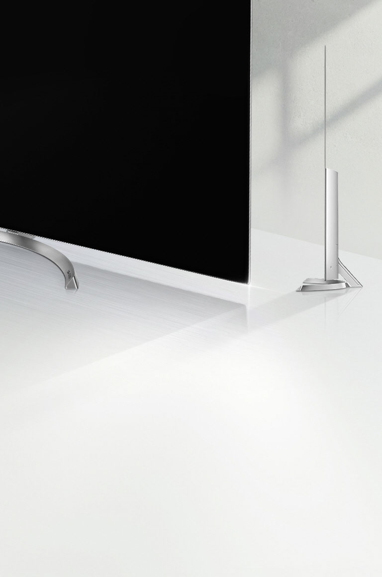 Television kuvaruudun paksuutta on voitu vähentää, koska taustavalaistus on poistettu. Tämä televisio sopii upeasti minkä tahansa kodin sisustukseen äärimmäisen ohuen muotoilunsa ansiosta.