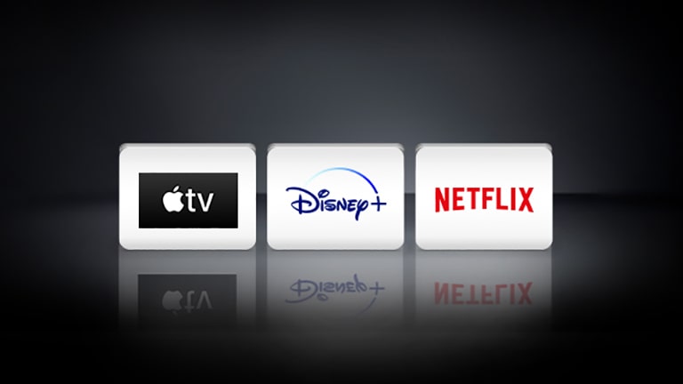 Netflix-logo, Disney+-logo ja Apple TV ‑logo on järjestetty vaakasuoraan mustalle taustalle.