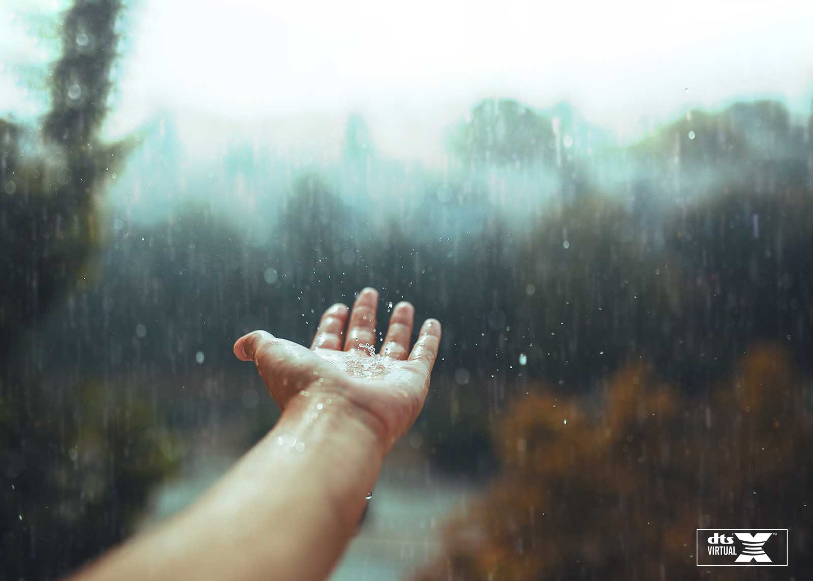 Ääni kulkee pään yli ilman kattokaiuttimia<br>1