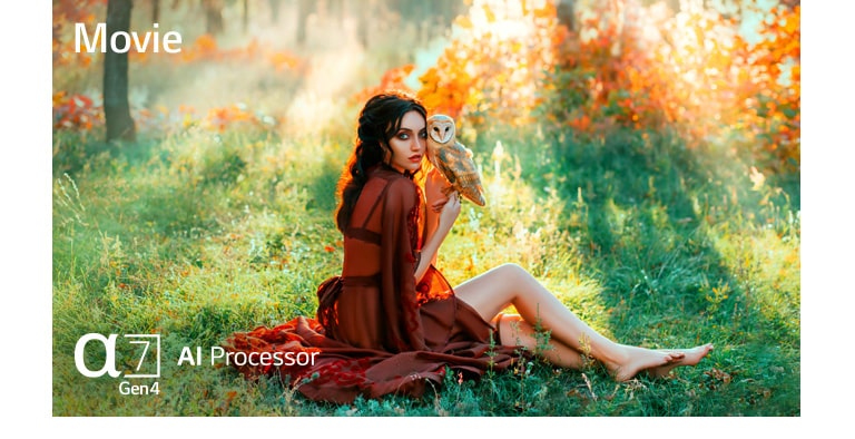 Näkymä naisesta istumassa metsässä pöllö sylissään. Elokuvan teksti näkyy vasemmassa yläkulmassa ja a7 Gen4-tekoälyprosessorin logo vasemmassa alakulmassa. Näkymä linnasta taustalla kuu. Animaatioteksti vasemmassa yläkulmassa ja a7 Gen4 -tekoälyprosessorin logo vasemmassa alakulmassa. (toista video)