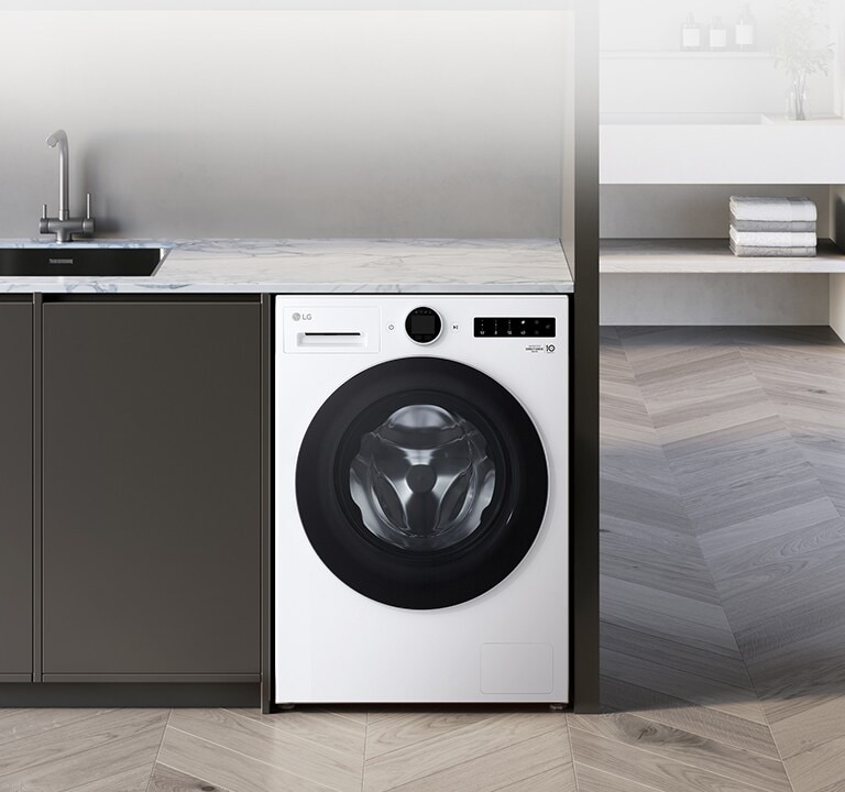 Tilassa on pesukone.