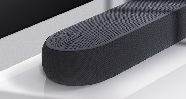 Kolmen soundbar-kaiuttimen vasen puoli