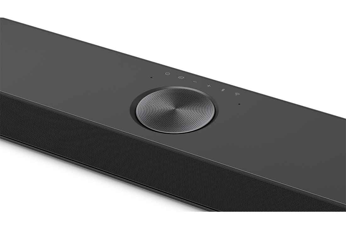 LG Soundbar TV:hen Dolby Atmos 5.1.3 kanavainen S90TY, Vinosta kulmasta yläosasta/yläpuolelta otettu kuva LG Soundbar S90TY:n keskiosasta, joka on suunnattu ylöspäin, NS90TY, thumbnail 3