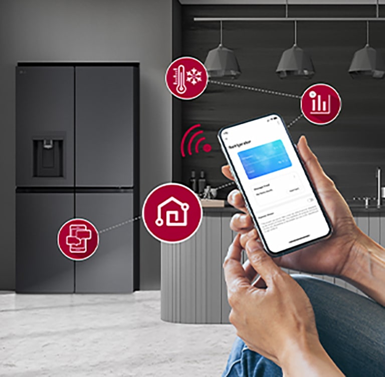 InstaView-jääkaappi moderniin keittiöön.