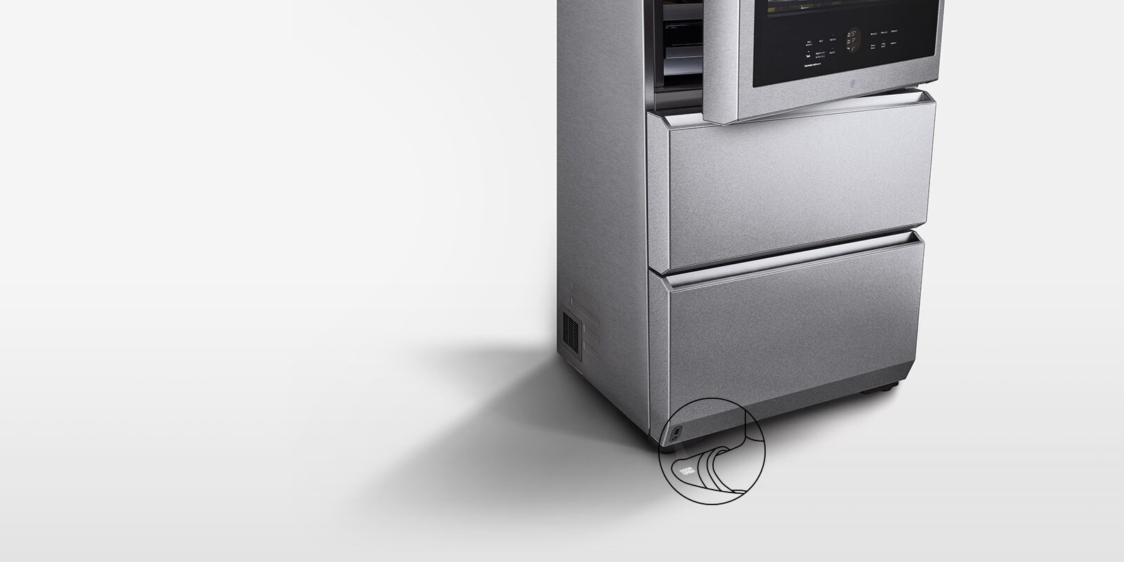 LG SIGNATURE -viinikylmiön ovi aukeaa automaattisesti.