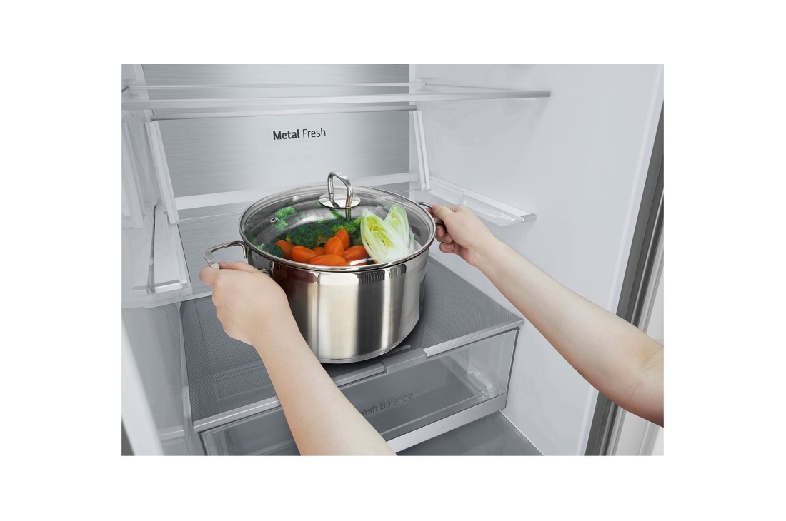 LG 1.86M 344L Jääkaappipakastimet (Prime Silver) - Energialuokka D, Nature Fresh, Door Cooling+™ ja Smart Diagnosis™, life style, GBV7180DPY, thumbnail 6