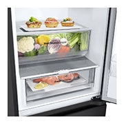 LG 1.86M 344L Jääkaappipakastimet (Matte Black) - Energialuokka E, Nature Fresh, Door Cooling+™ ja Smart Diagnosis™, Drawer view with food stored, GBV3100EEP, thumbnail 3