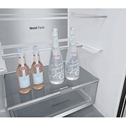 LG 1.86M 344L Jääkaappipakastimet (Essence Black) - Energialuokka E, Nature Fresh, Door Cooling+™ ja Smart Diagnosis™ - Wi-Fi, right side view, GBV7170EEV, thumbnail 12