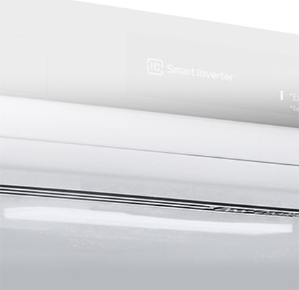 Lähikuva pehmeästä LED-valaistuksesta, jossa valo jakautuu tasaisesti koko jääkaappiin.