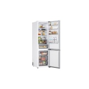 LG 2.03M 375L Jääkaappipakastin (Valkoinen) | Energialuokka D, Door Cooling+™ ja Smart Diagnosis™ Wi-Fi-yhteydellä, LG-jääkaappipakastin (GBBS726CPY) oleskelutilassa, jossa on yökaupunkimaisema ja sen yllä AI Saving Mode -grafiikka ja energiatilasto, GBBS524DSW, thumbnail 5