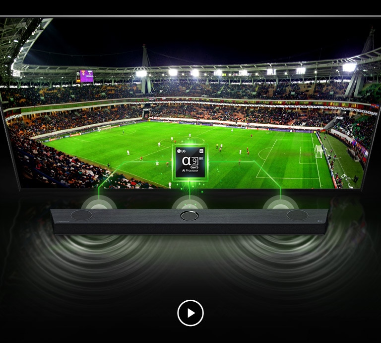 TV:ssä, jonka alla on Sound Bar, on kuva “Alpha 9 Chip”. TV:ssä on kuva jalkapallostadionista, naisesta kävelemässä hiekkarannalla auringonlaskun aikaan ja konserttisalista peräkkäin, ja Sound Barin ääniaaltotehoste ja väri muuttuvat ruudun mukaan.