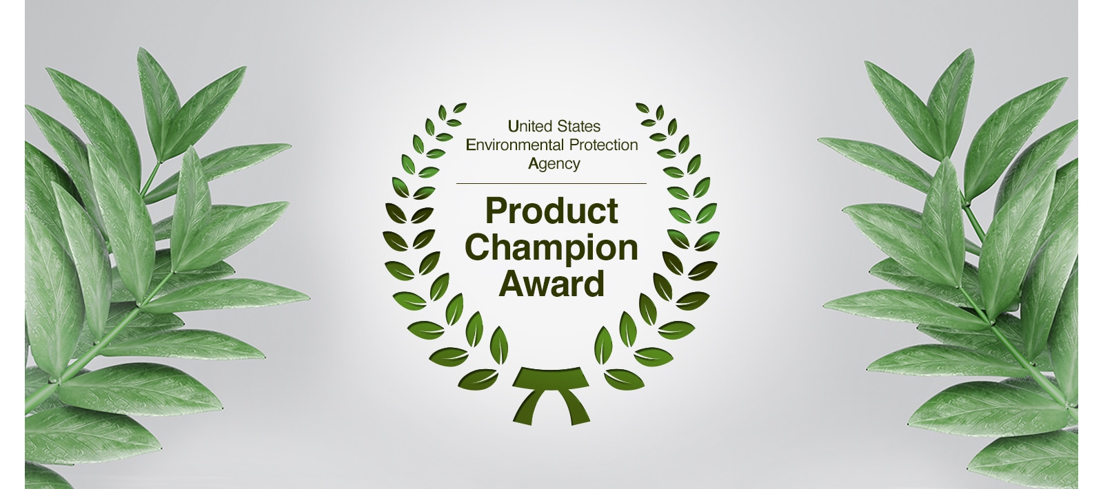 EPA Product Champion Award -tekstin ympärillä on seppele. Kuvan molemmille puolille on sijoitettu vihreitä lehtiä.