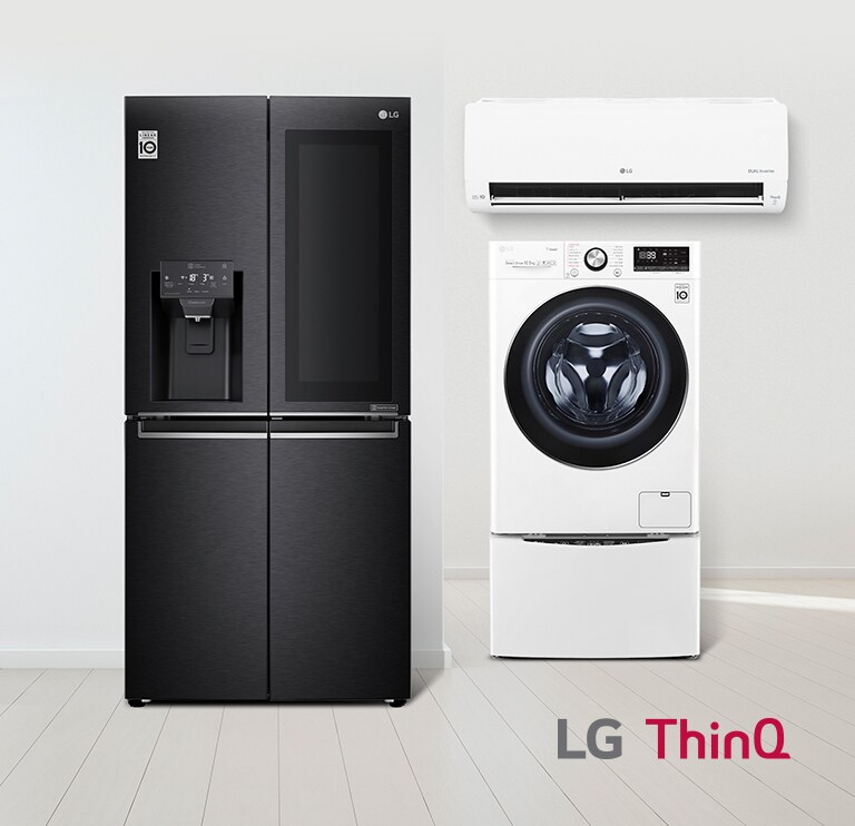Mustan jääkaapin etunäkymä, valkoinen ilmastointilaite ja valkoinen pesukone LG:ltä. LG ThinQ -logo on näkyvissä LQ ThinQ:n viivakoodin kanssa. Kaksi painiketta, toinen punaisena ja toinen valkoisena, vievät Google Play Storeen.
