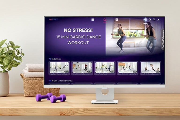 LG Smart Monitorin näytöllä näkyy useita LG Fitness -videoita.	