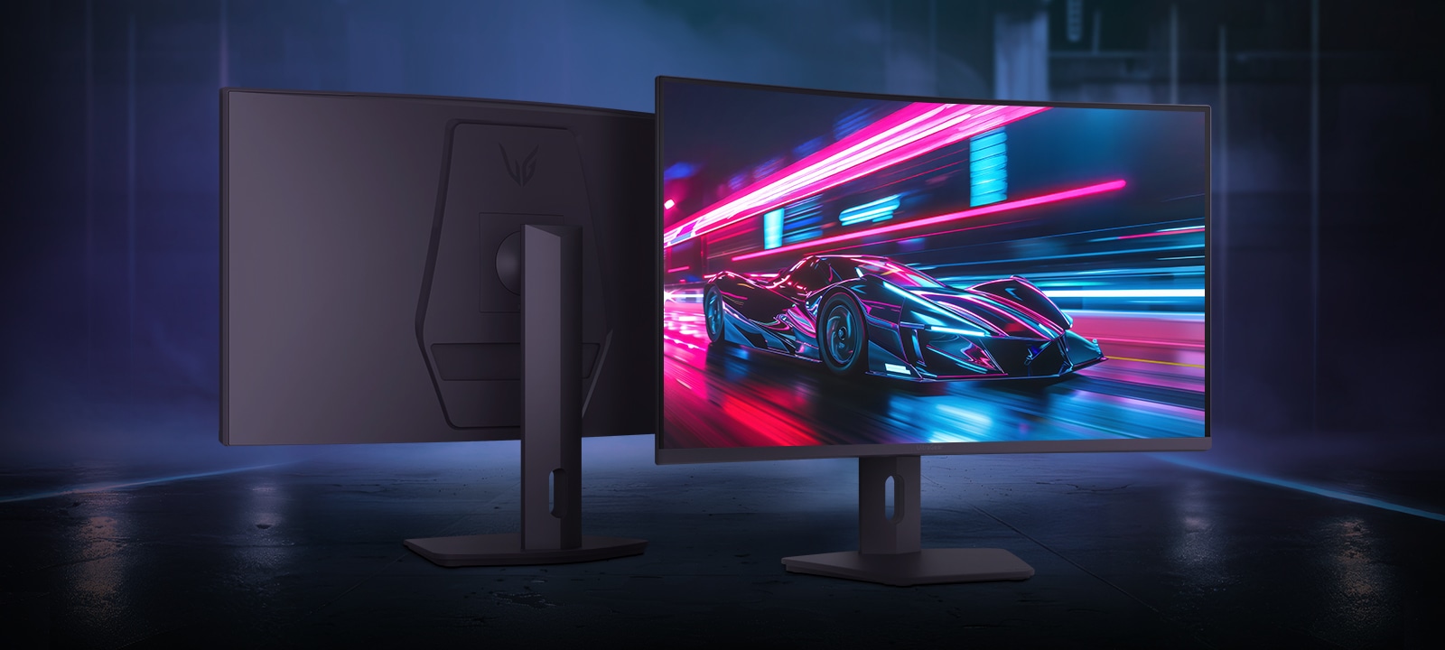 Kuva Ultra Gear -tuotteista sijoitettuna tummalle laivastonsiniselle taustalle, ja vasemmalla tuotteista näkyy takaosa ja oikealla etuosa.	