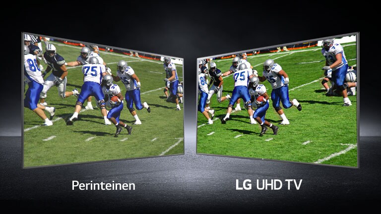 Kuva pelaajasta jalkapallokentällä eri näkymissä. Yksi näkyy perinteisellä näytöllä ja toinen UHD TV -näytöllä.