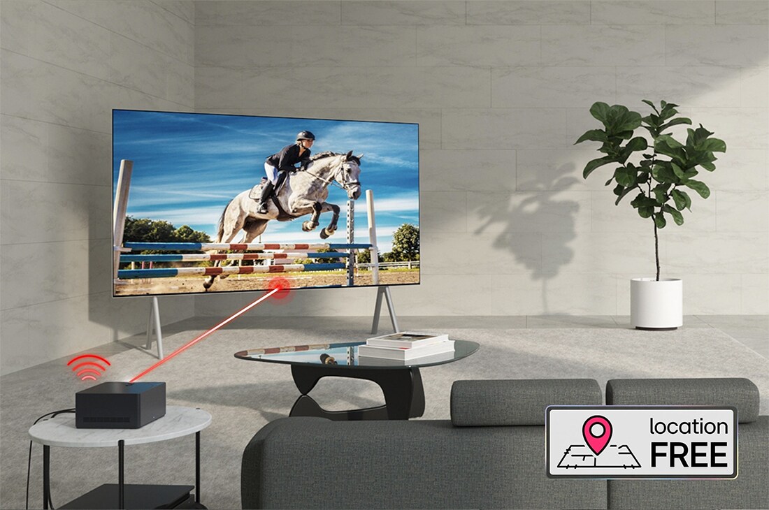 LG 97 tuuman True Wireless LG SIGNATURE OLED M4 -televisio langattomalla 4K 120Hz videon- ja äänensiirrolla , LG SIGNATURE OLED M4 tv-tasolla kirkkaasti valaistussa modernissa olohuoneessa. Zero Connect Box -laite pöydällä sohvan vieressä sekä punainen WiFi-signaali ja televisioon kohdistuva punainen säde. Te, OLED97M49LA, thumbnail 17