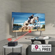 LG 97 tuuman True Wireless LG SIGNATURE OLED M4 -televisio langattomalla 4K 120Hz videon- ja äänensiirrolla , LG SIGNATURE OLED M4 tv-tasolla kirkkaasti valaistussa modernissa olohuoneessa. Zero Connect Box -laite pöydällä sohvan vieressä sekä punainen WiFi-signaali ja televisioon kohdistuva punainen säde. Te, OLED97M49LA, thumbnail 17