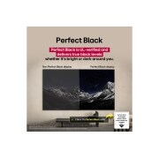 LG 65'' OLED AI B5 4K Smart TV 2025, Olohuone, jossa on seinälle asennettu LG OLED TV. Televisiossa näkyy vuoristomaisema tumman tähtitaivaan alla. Näkymä on jaettu kahtia, jotta näkyy, miten Perfect Black välittää tosia mustan tasoja ol, OLED65B56LA, thumbnail 6