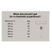 LG 42'' OLED evo AI C5 Pro 4K Smart TV 2025, Olohuone, jossa on seinälle asennettu LG OLED TV. Televisiossa näkyy vuoristomaisema tumman tähtitaivaan alla. Näkymä on jaettu kahtia, jotta näkyy, miten Perfect Black välittää tosia mustan tasoja ol, OLED42C5ELB, thumbnail 7