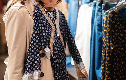 A thumbnail image showing different kinds of vintage clothes and video title.