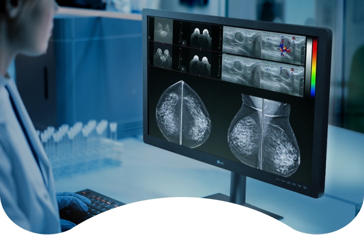 31HN713D has a large 31-inch screen with a high resolution of 12MP and is equipped with a front sensor to perform self-calibration. 