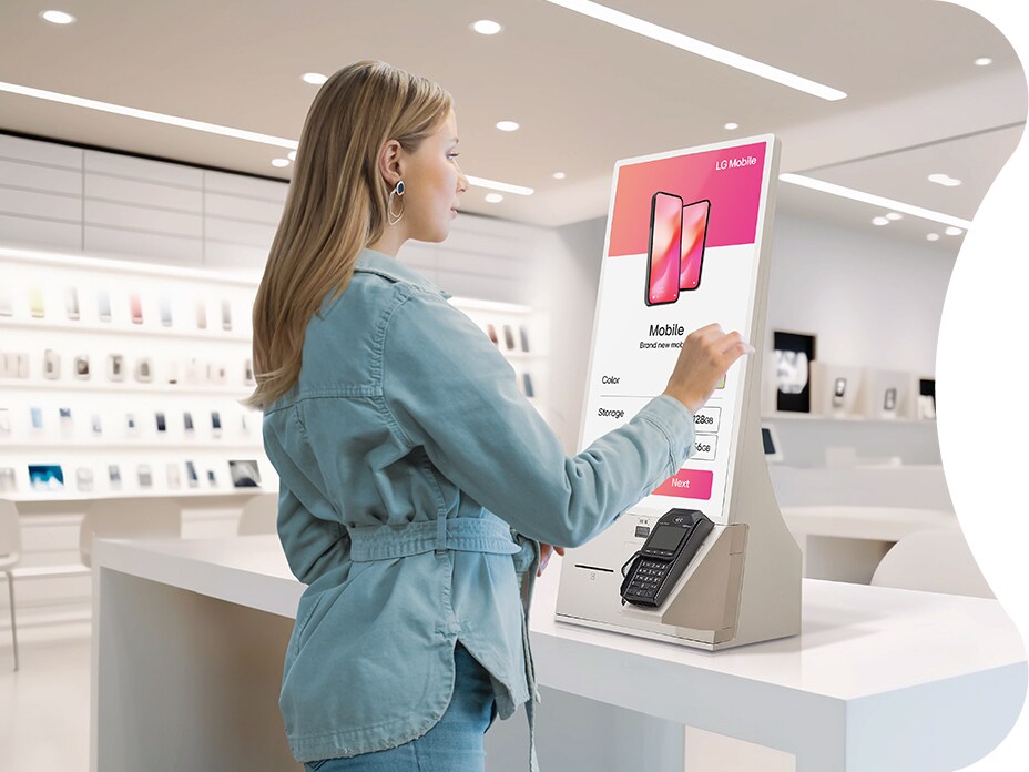 With seamless design in two tones of calming beige colors of LG Kiosk, it creates a harmonious atmosphere in your business space. 