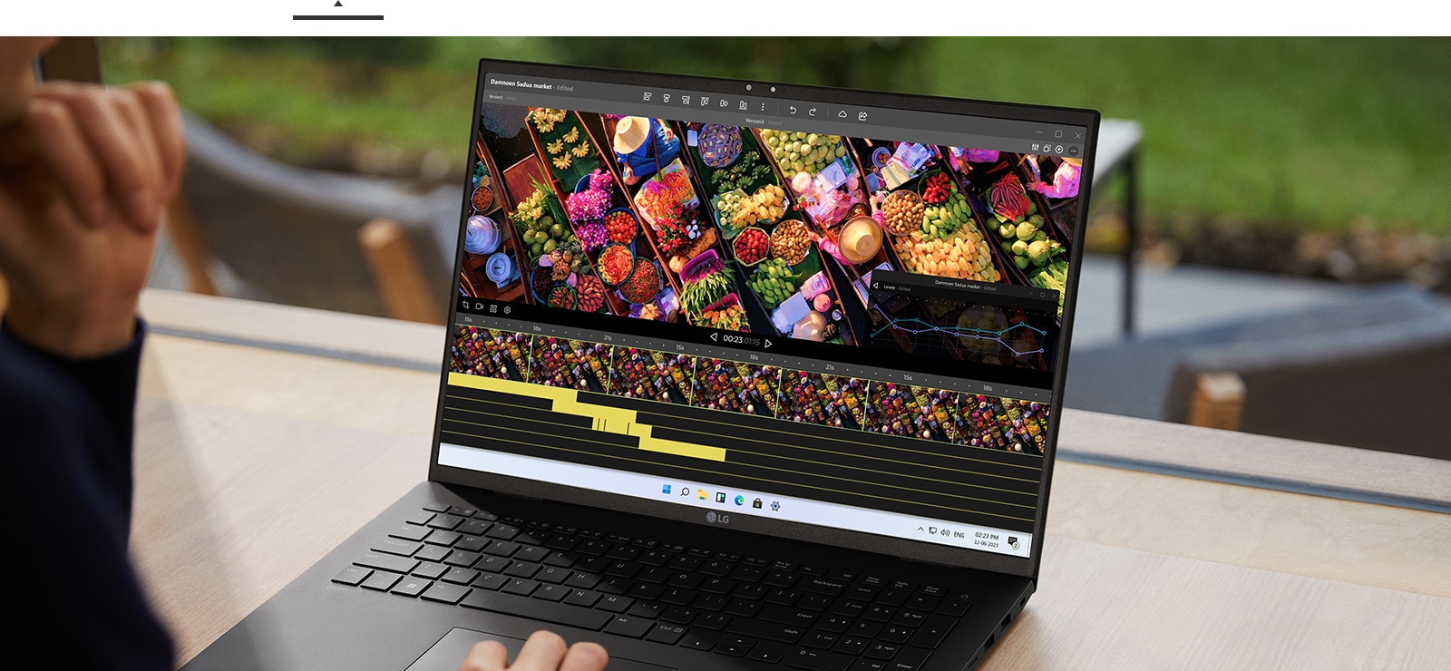 The animation shows the sample scene that the gram is being used in various modes.