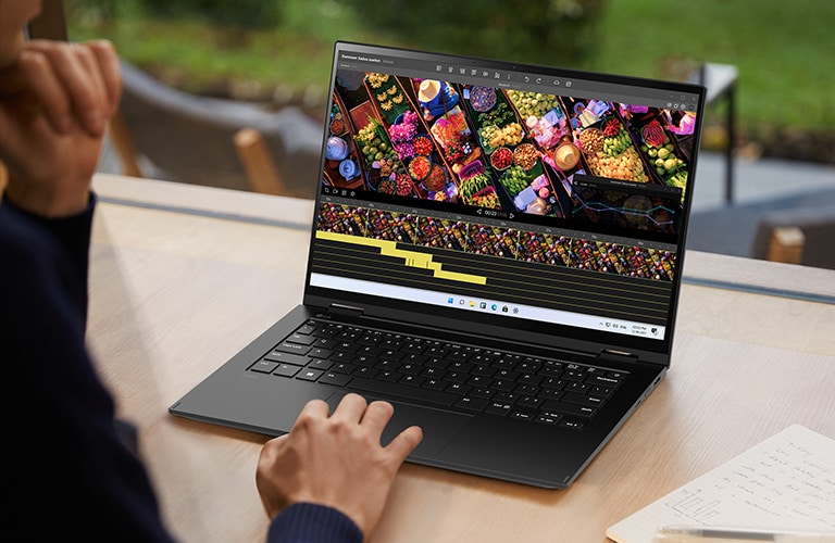 The animation shows the sample scene that the gram is being used in various modes.