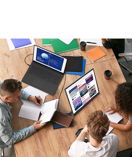 LG gram +view and LG gram are connected, and people are sharing LG gram +view’s screen to work together.	