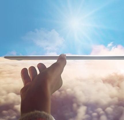 LG gram offers Lightness, thinness, and greatness.	