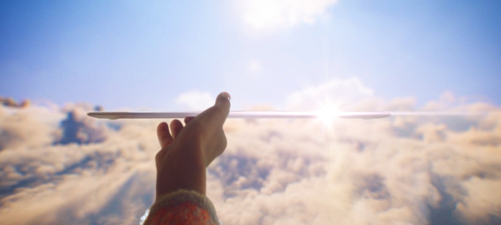 Thin, light, delightful LG gram laptop-17z90sp.	