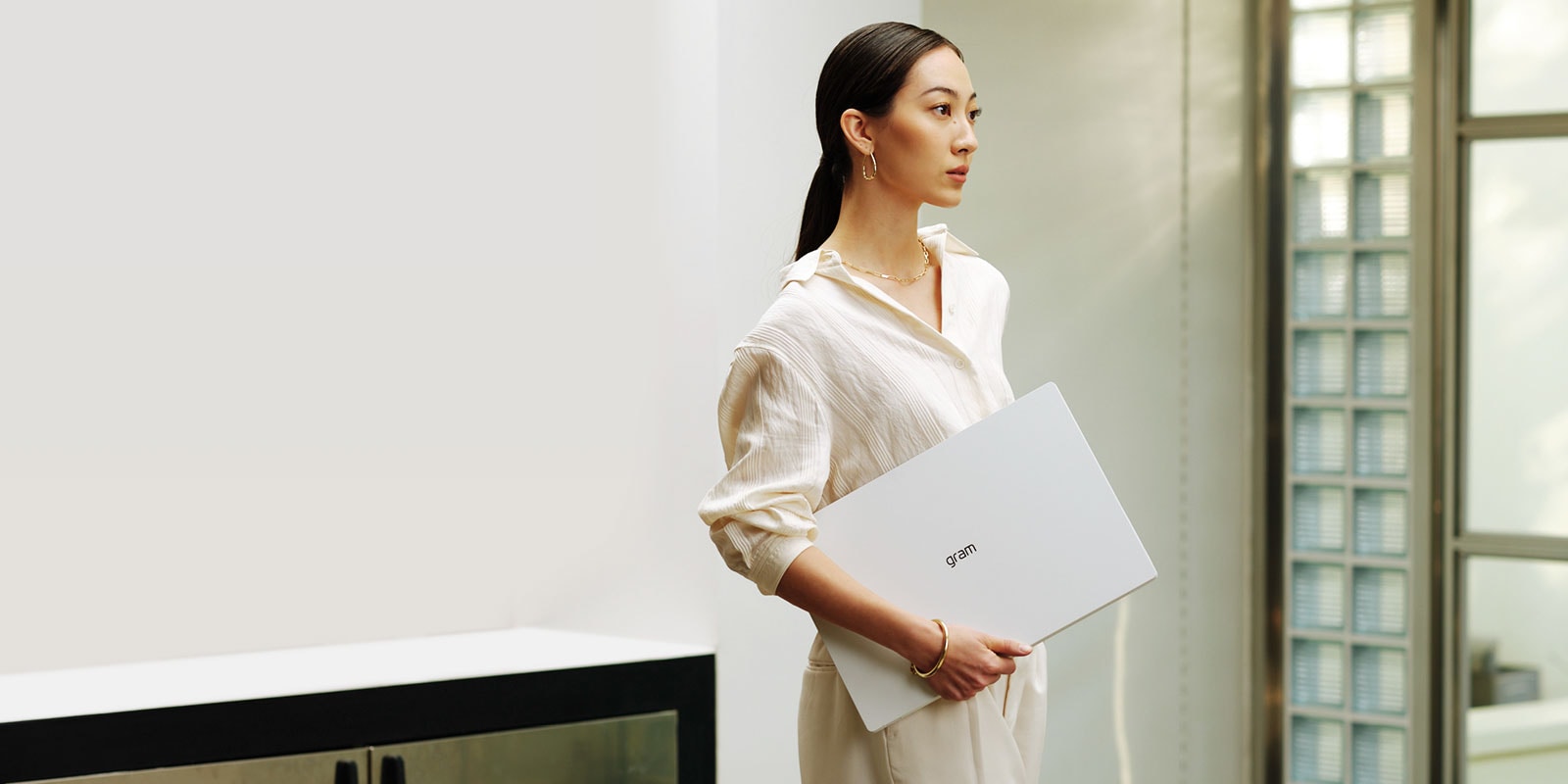 LG gram Pro offers a high-performance and lightweight design.	