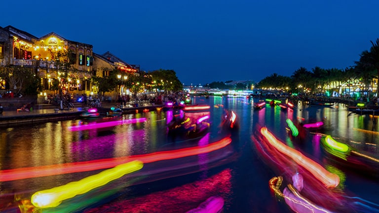 LG UltraFine OLED Pro with True Color Support