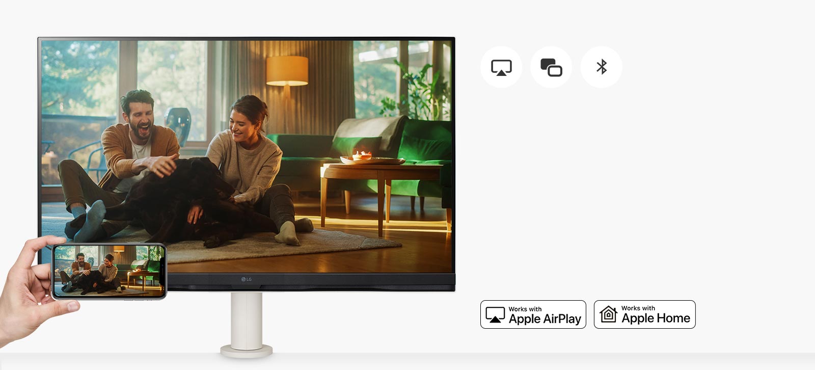 Conveniently share screen and sound with Advanced Wireless Connection.