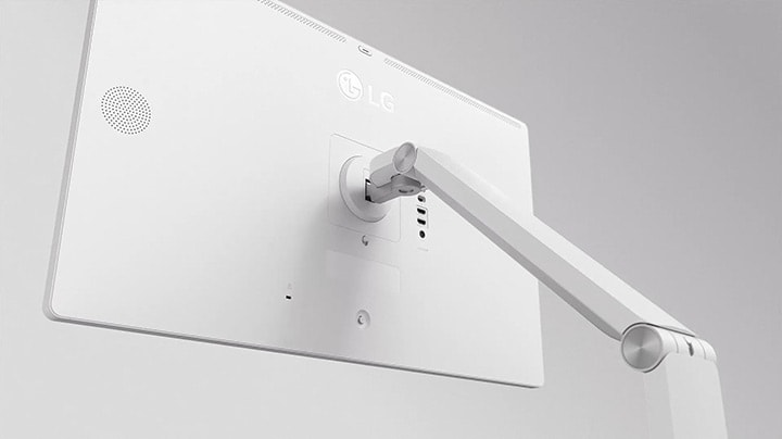 3D product video showing flexibility featuring a torsion spring hinge, offering tilt, swivel, height, and Portrait Mode adjustments	