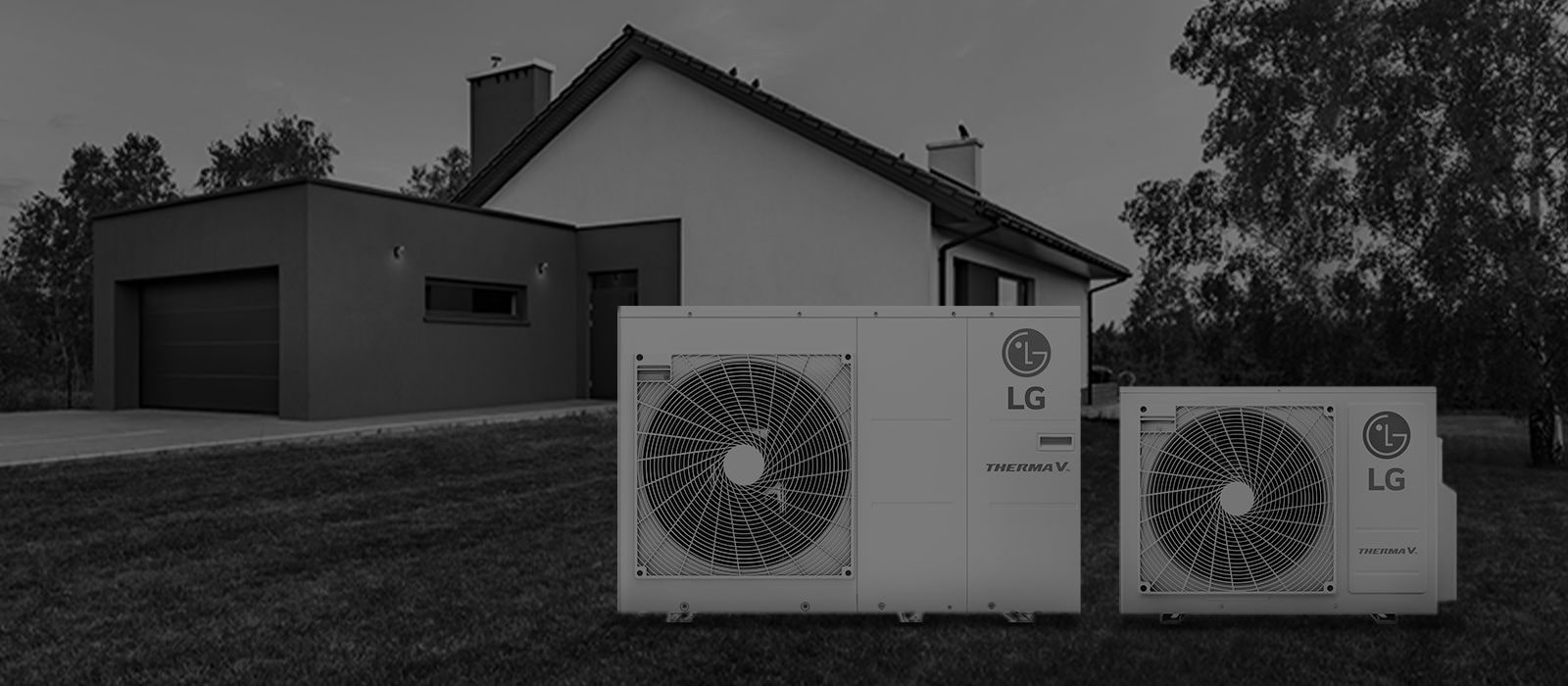 Therma V R32 Split 4/6kW and Monobloc S 9kW 3-Phase heat pumps are standing infront of house