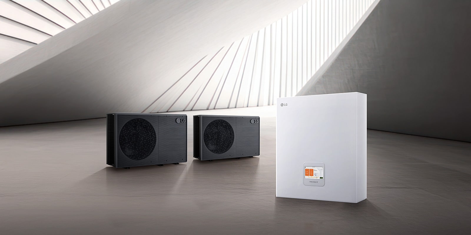Two LG R290 Monobloc outdoor units and one Cascade Control Unit are positioned in virtual space.