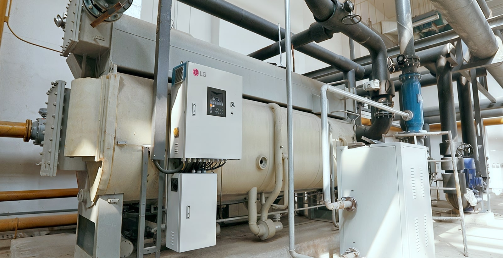 Multiple LG Absorption Chiller Steam Type units are displayed.