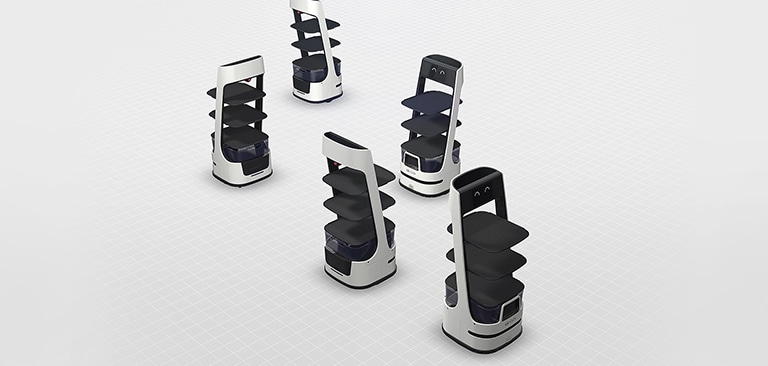 Simultaneous operation of multiple robots.