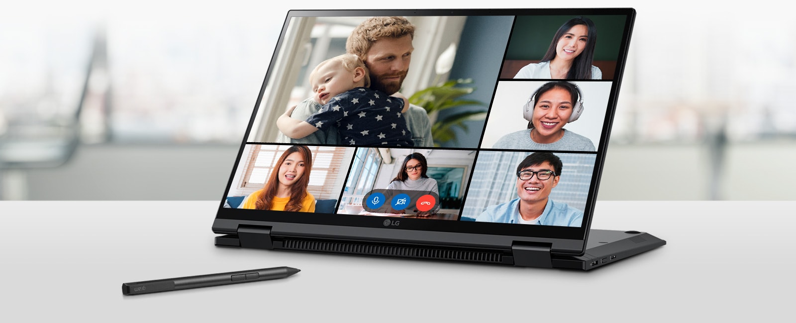 It shows that a video conference scene is displayed on the LG gram 2in1.