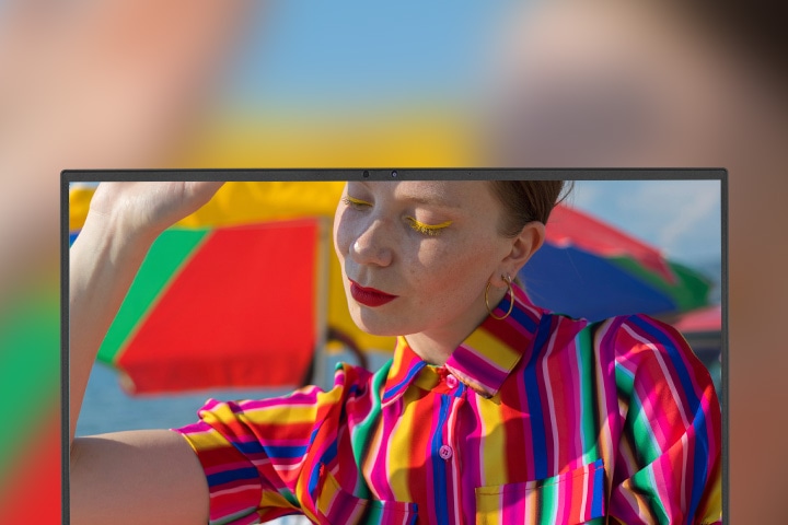 DCI-P3 99% wide color gamut.	