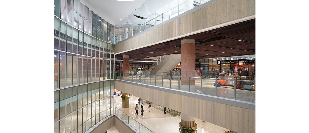 Mall Interior Overview