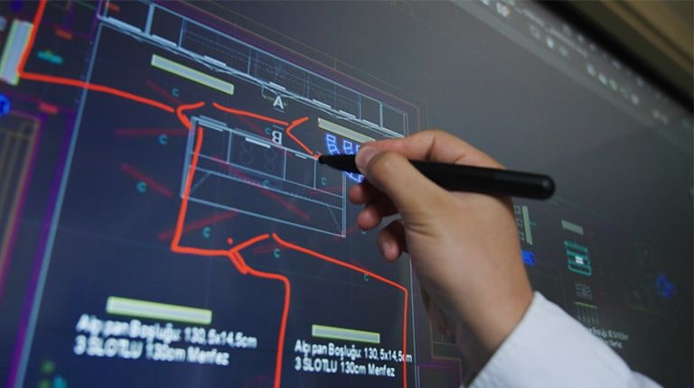 Drawing a blueprint with a pen