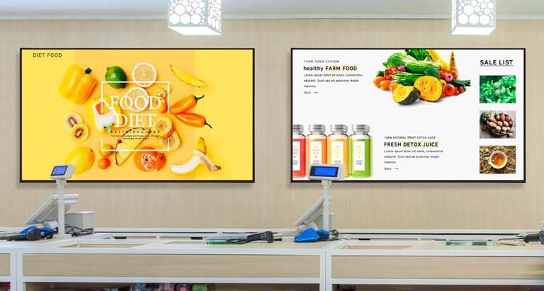 Inside the convenience store, two UP5Q-E displays are mounted on the wall, each vividly and seamlessly showcasing advertisements.